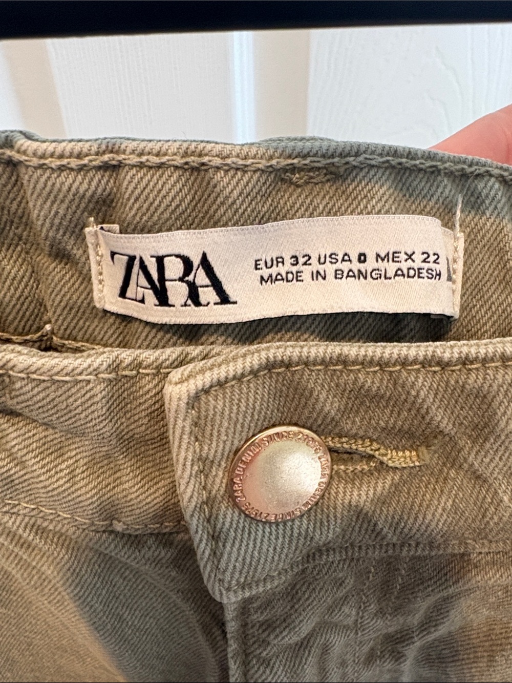 Zara Women’s Straight Leg Jeans in Olive Green - Picture 2 of 4